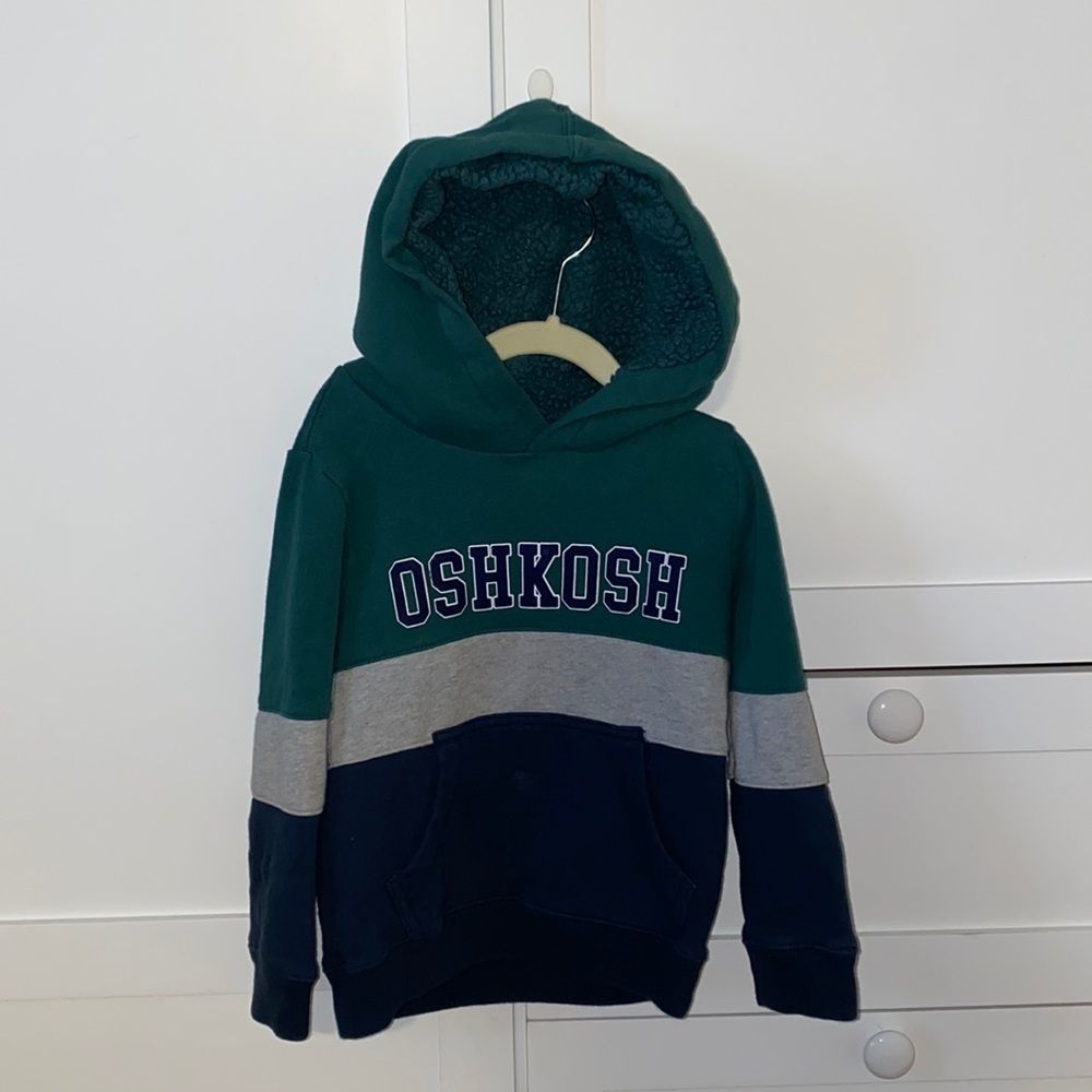 OSHKOSH HOODIE SIZE 5T